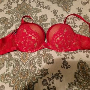 NWOT Victoria secret Very Sexy Pushup 32F (32DDD)